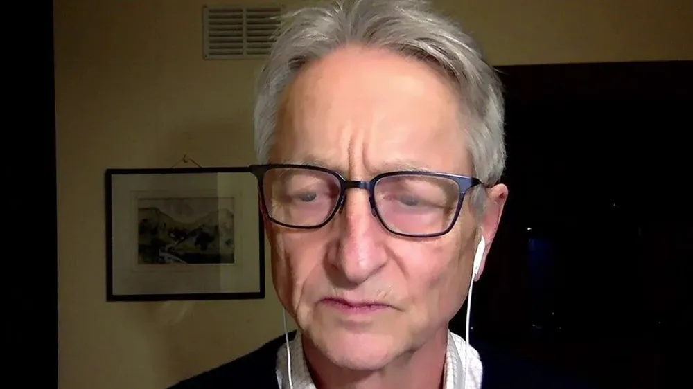 Geoffrey Hinton advirtió sobre el riesgo de que la IA caiga en manos de malos actores.