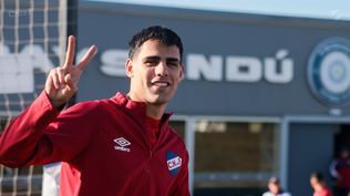 Lucas Villalba en Nacional, en la pretemporada para el Clausura 2025