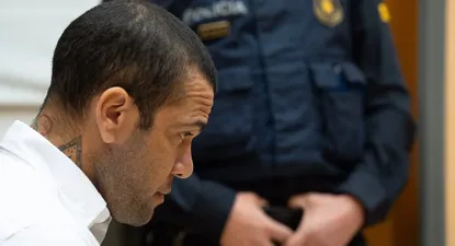 Condenan a Dani Alves a 4 años y seis meses de prisión.