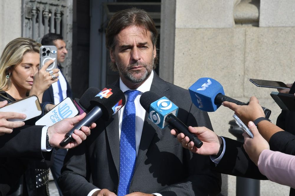 Luis Lacalle Pou tras participar en el velatorio de José Mujica