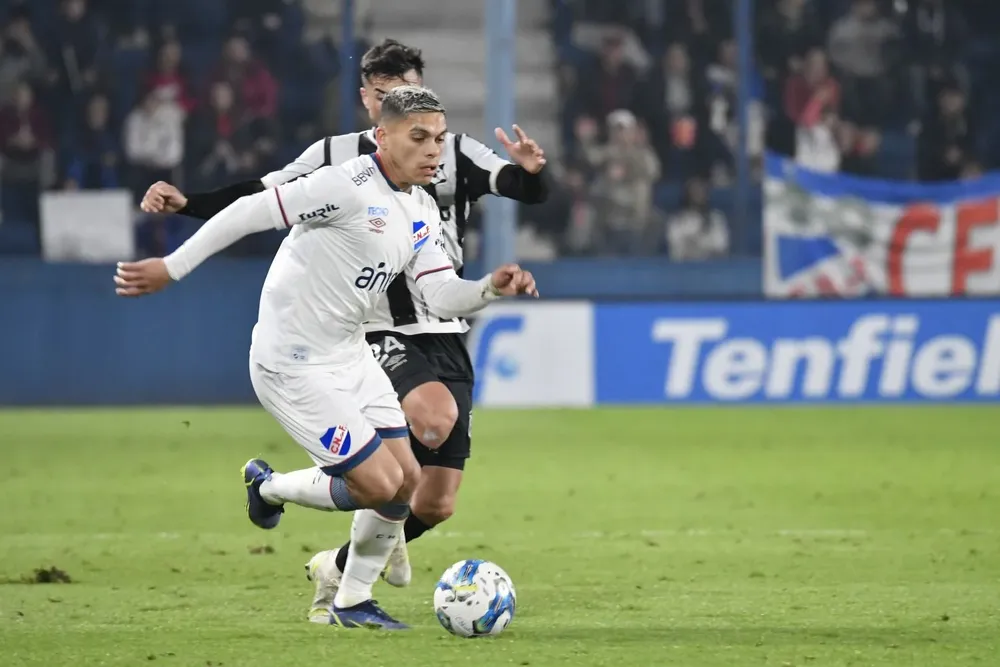 Brian Ocampo frente a Wanderers