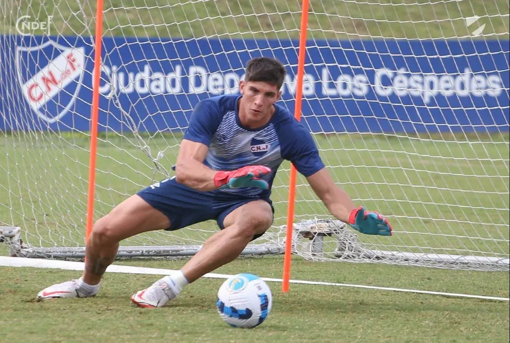 Sergio Rochet en la práctica de Nacional en medio de su recuperación de esguince de tobillo