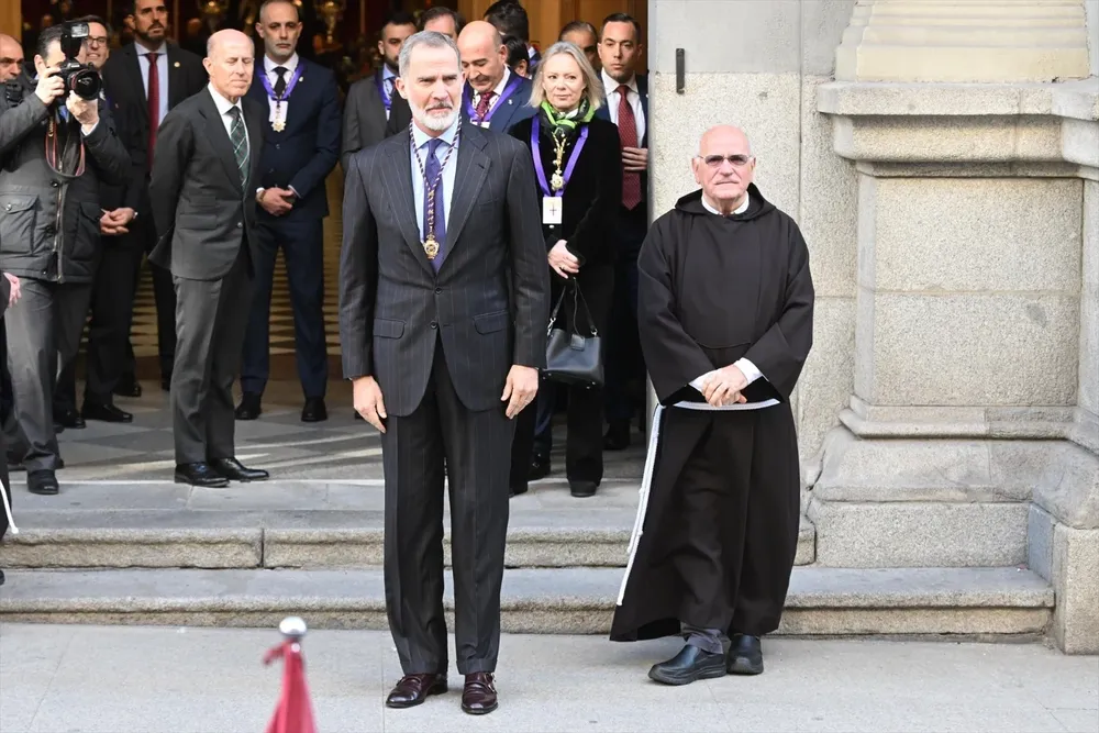 El Rey Felipe VI a su llegada al tradicional besapiés de Jesús de Medinaceli, en la Basílica de Jesús de Medinaceli.