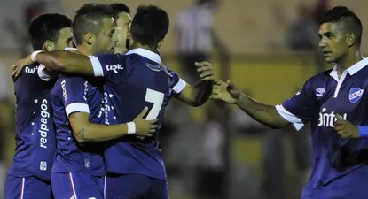 Nacional celebró en su debut