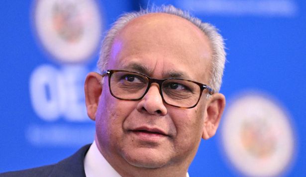 El surinamés Albert Ramdin fue elegido para encabezar la Organización de Estados Americanos hasta 2030.