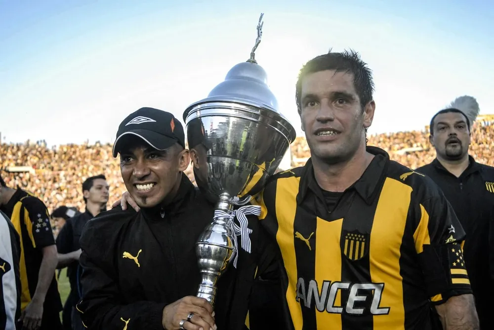 peñarol-ng1_20100412181554_040.webp