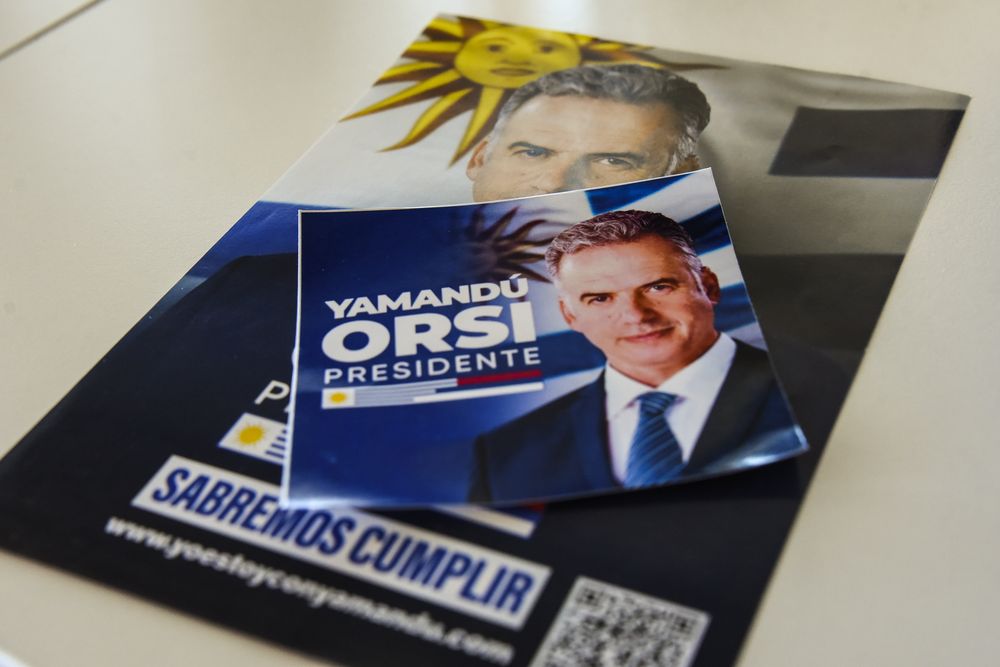 20241114 Publicidad politica del Frente Amplio, Yamandú Orsi, balotaje.