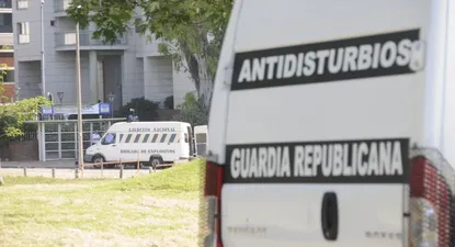 dos policias separados del cargo por acosar a mujeres que fumaban marihuana