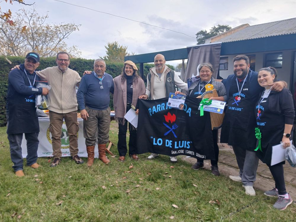 Parrillada Lo De Luis (Carreta Quemada, San José), tercer puesto. Parrillada Lo De Luis (Carreta Quemada, San José), tercer puesto.