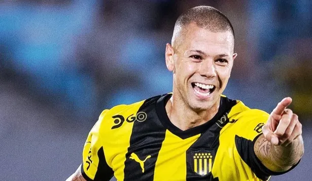 Léo Coelho con Peñarol