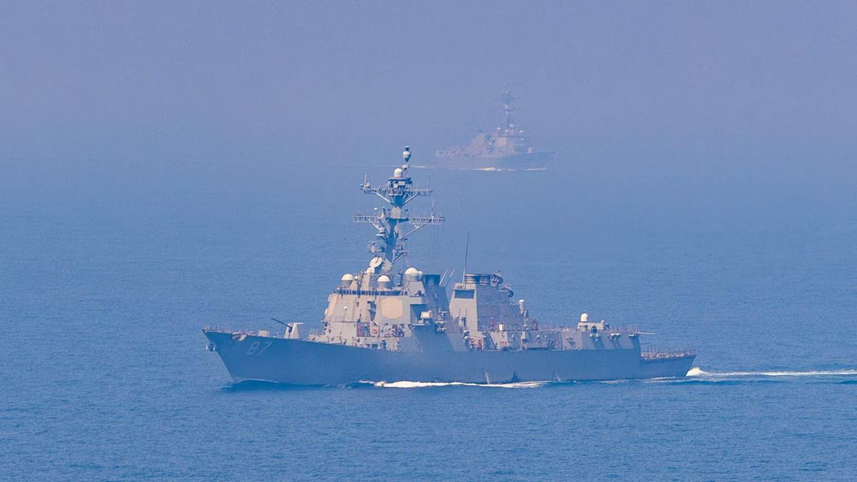 EE.UU. dice que bombardeó instalaciones militares en Irán tras interceptar ataques contra sus barcos en Ormuz