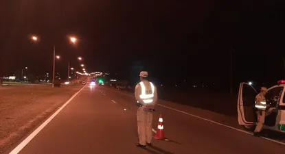 El menor estaba con su padre cuando intentó cruzar la ruta