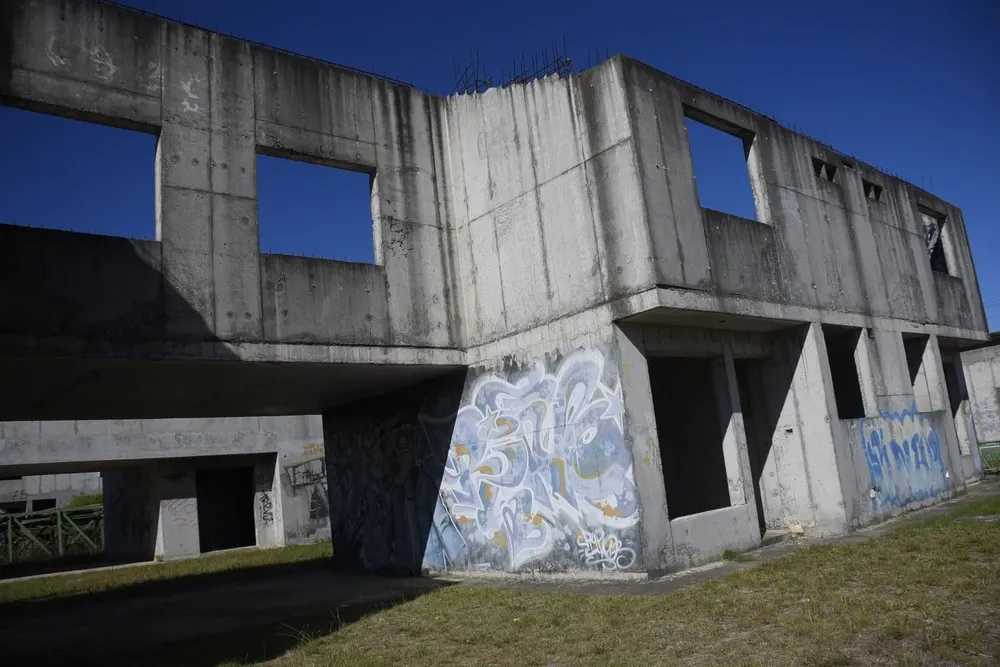 El barrio de esqueletos quedó a medio construir en la crisis del 2002