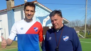 Sebastián Eguren junto al preparador físico Julio Moreno en Los Céspedes.