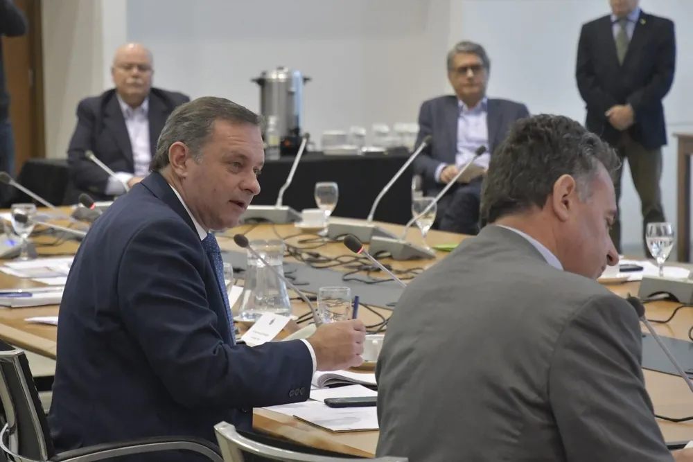 Delgado señaló que las relaciones laborales y sanitarias se mezclan en casos de trabajadores de la salud que no quieren ser inoculados contra el covid-19