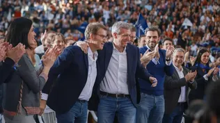 El líder del PP, Alberto Núñez Feijóo, y el candidato a la Xunta, Alfonso Rueda, de campaña en Pontevedra.