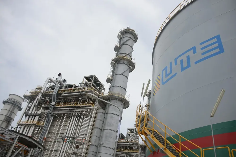 La nueva central térmica de UTE en Punta del Tigre tiene una potencia de 540 MW.