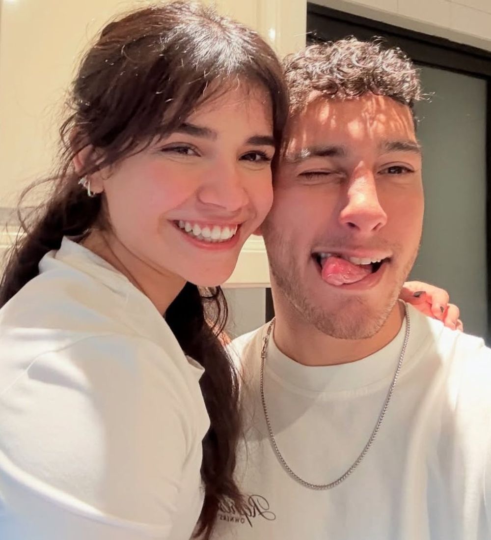 Sebastián Cáceres y su novia influencer, Alana Flores Sebastián Cáceres y su novia influencer, Alana Flores