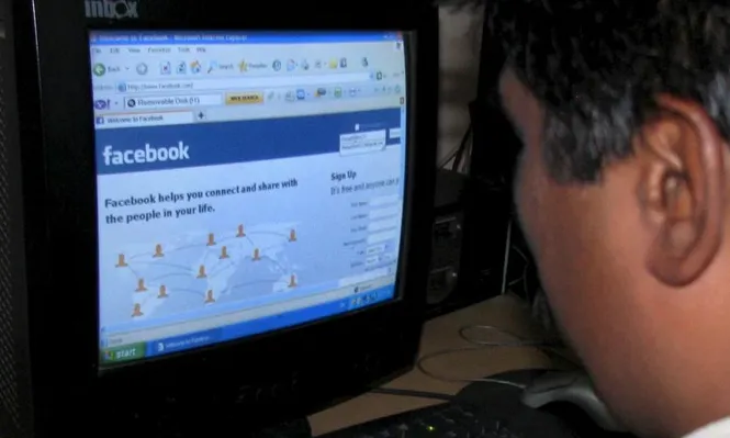 A más amigos en Facebook, más estrés