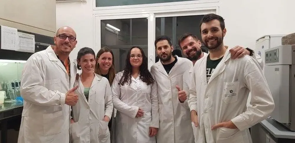 Parte del equipo que elaboró los tests que detectan la presencia del coronavirus