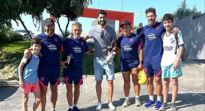 El Loco Abreu estuvo con Diego Simeone en la práctica de Atlético de Madrid