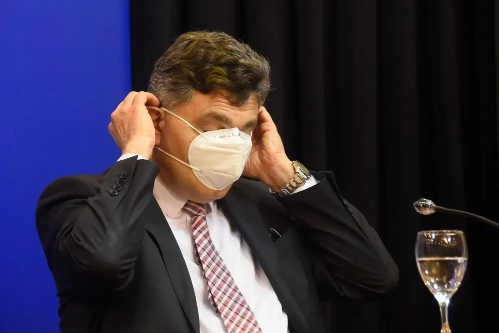 Isaac Alfie, director de la OPP, en conferencia de prensa