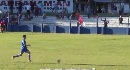 Insólito gol de arquero en clásico de formativas