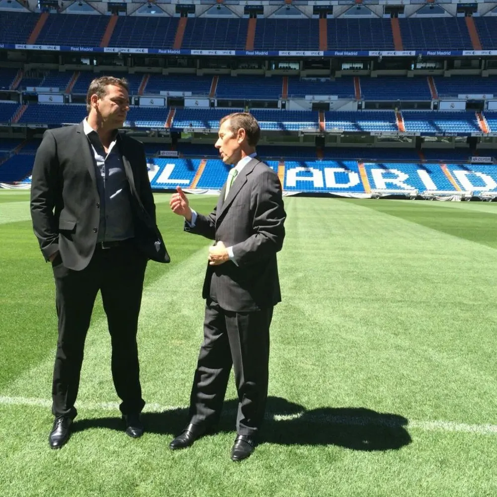 Ignacio Ruglio con Emilio Butragueño en Real Madrid