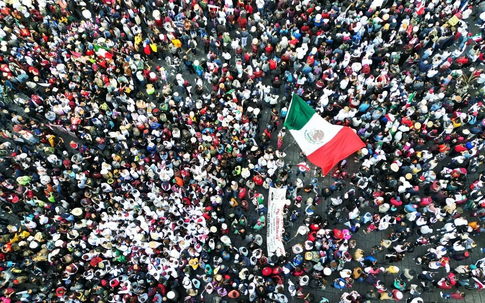 Marcha multitudinaria en apoyo al gobierno de López Obrador