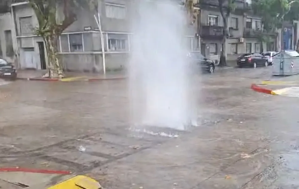 Las alcantarillas atrás de la terminal Goes