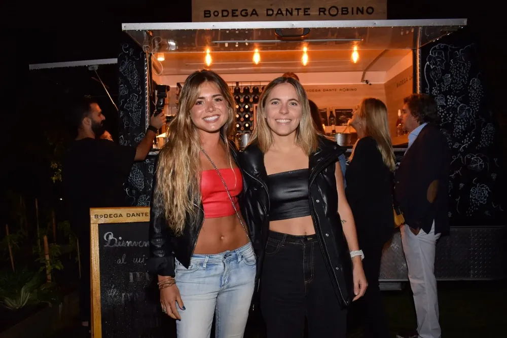 Meri Deal y Caroline Symonds