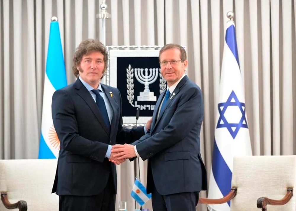 Javier Milei durante un encuentro que mantuvo con el mandatario israelí, Isaac Herzog, en Jerusalén.