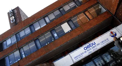 Débitos irregulares en Santander: AEBU dice que el error fue de un servicio tercerizado del banco