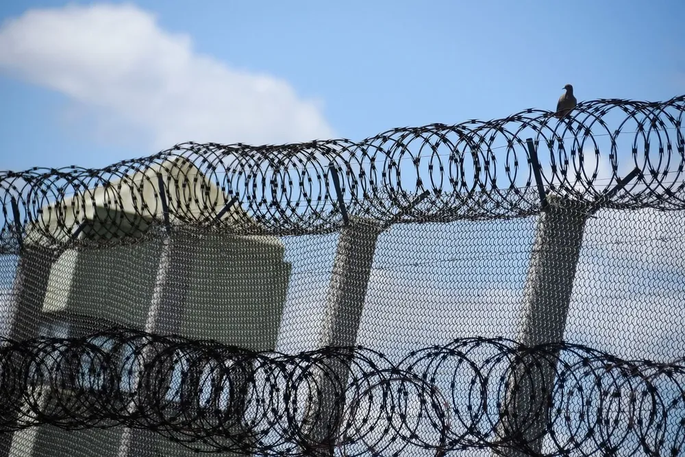 El gobierno quiere construir tres cárceles en un año y medio