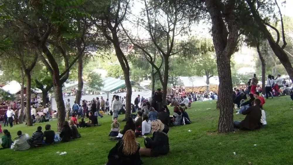 La Pradera de San Isidro, preparada para la gran fiesta de Madrid.