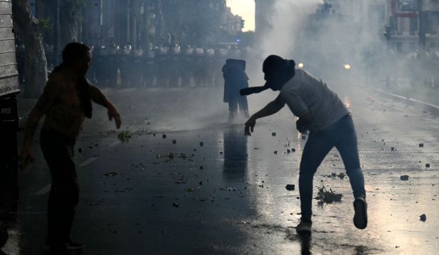Cuáles son las barras bravas que protagonizaron los incidentes en la marcha por los jubilados