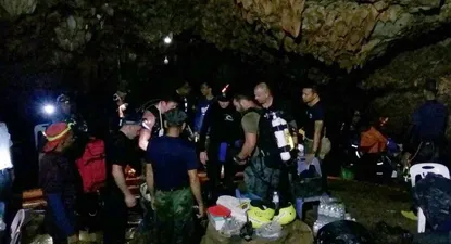 encontraron con vida a los ninos atrapados en una cueva desde hace nueve dias