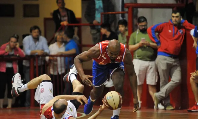 Nacional tiene una visita de riesgo ante Atenas