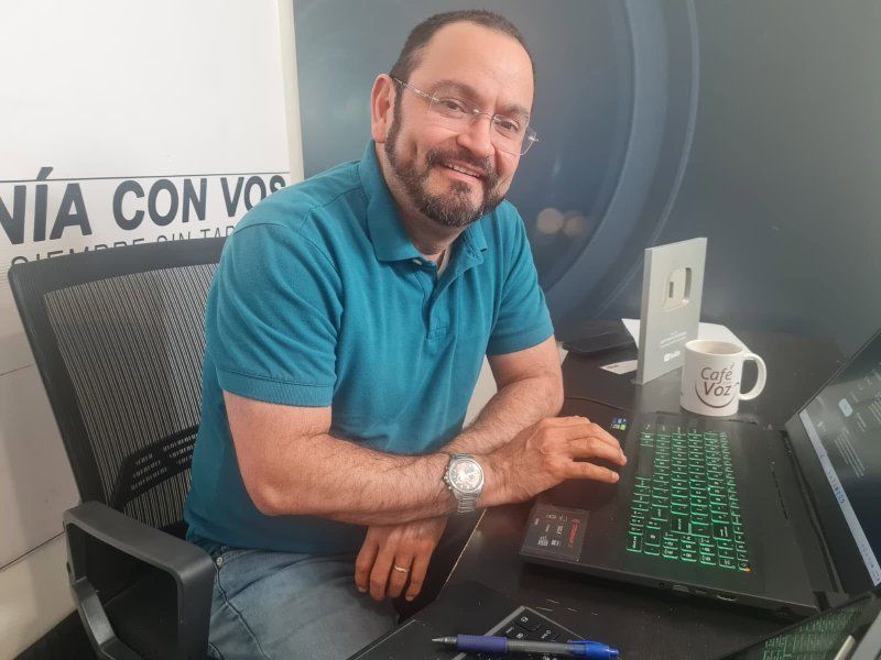 ICE detiene a periodista nicaragüense exiliado en EEUU y crecen los pedidos para que no sea deportado