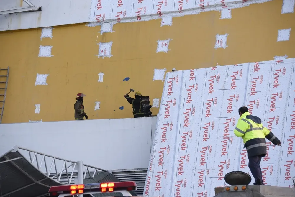 Los dueños de los locales dialogaron con el gerente del Punta Shopping y retiraron cosas de sus comercios