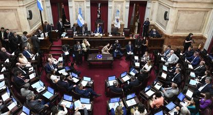 Senado: el kirchnerismo y la UCR impusieron su mayoría para tratar el DNU de Milei sobre los fondos de la SIDE