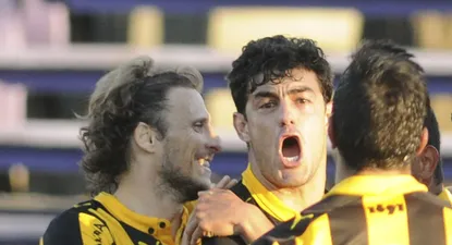 Diego Forlán y Luis Aguiar, abanderados del fútbol de Peñarol