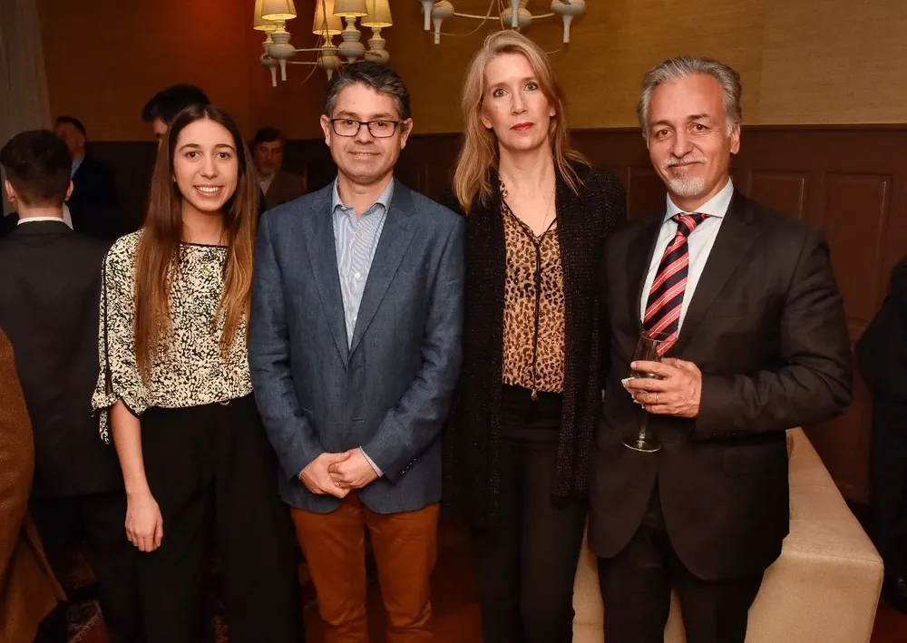 María Eugenia y Andrés Martínez, Viviana Rezzio y Diego Martínez