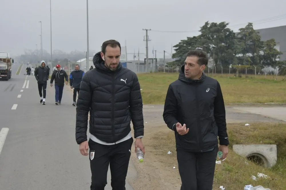 Diego Godín y Diego Alonso, el capitán y el entrenador