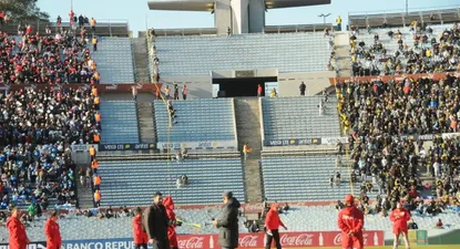 Gobierno propone suspender partidos ante cánticos sobre muertes