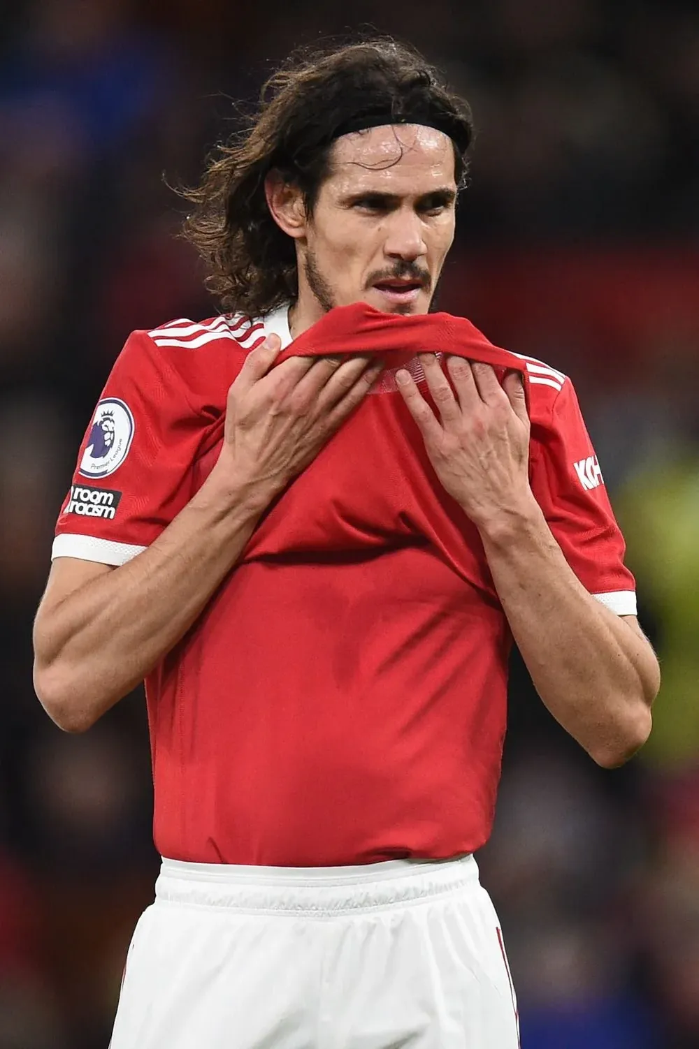 Cavani continuará los seis meses que le quedan de contrato en los red devils