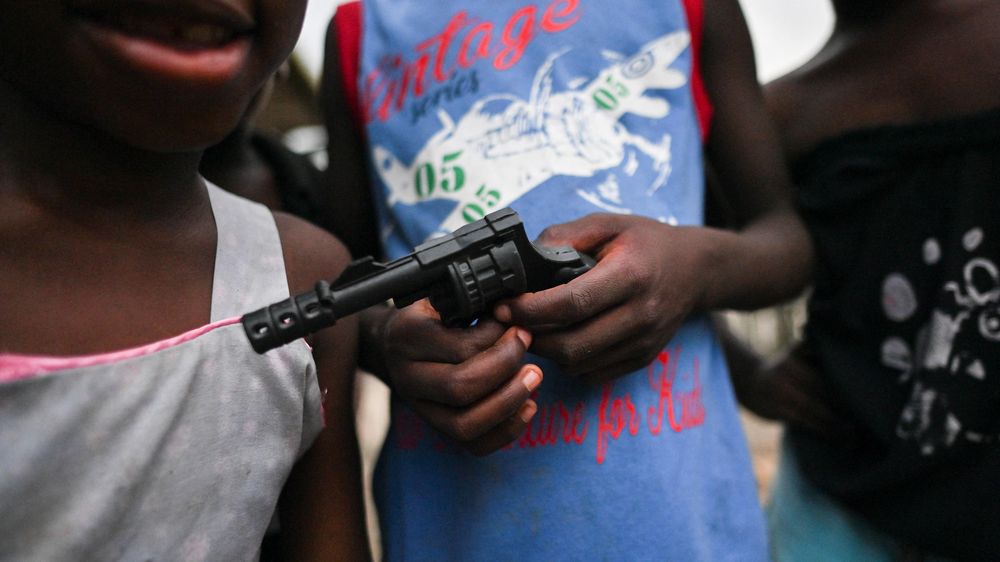 La vulnerabilidad y el abandono estatal explican en parte el alto número de menores reclutados en Colombia.