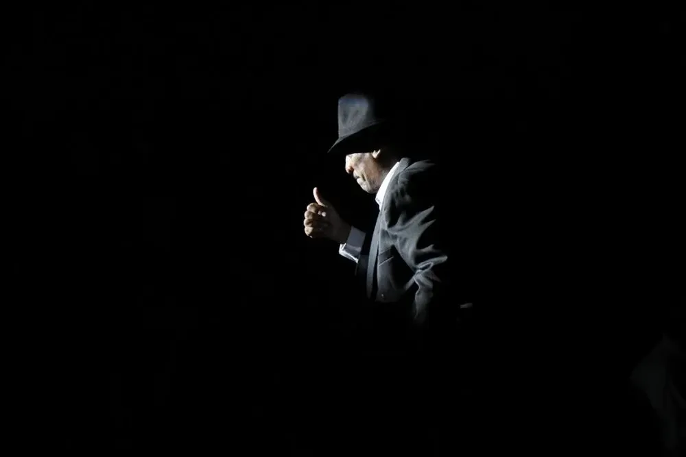 Eduardo Da Luz, de Yambo Kenia, en un momento de su actuación en el Teatro de Verano.