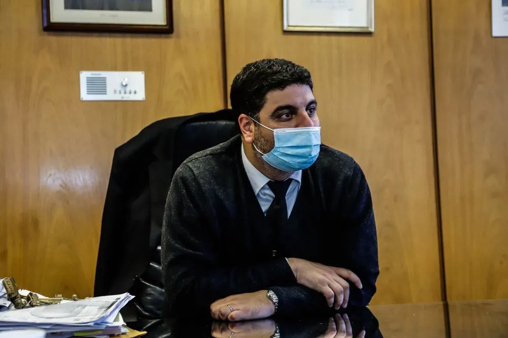 El diputado Jisdonian fue denunciado en el Ministerio de Trabajo