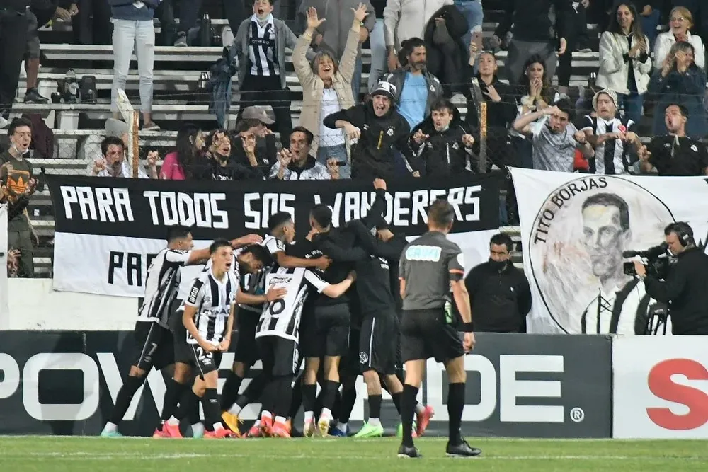 Hinchas de Wanderers